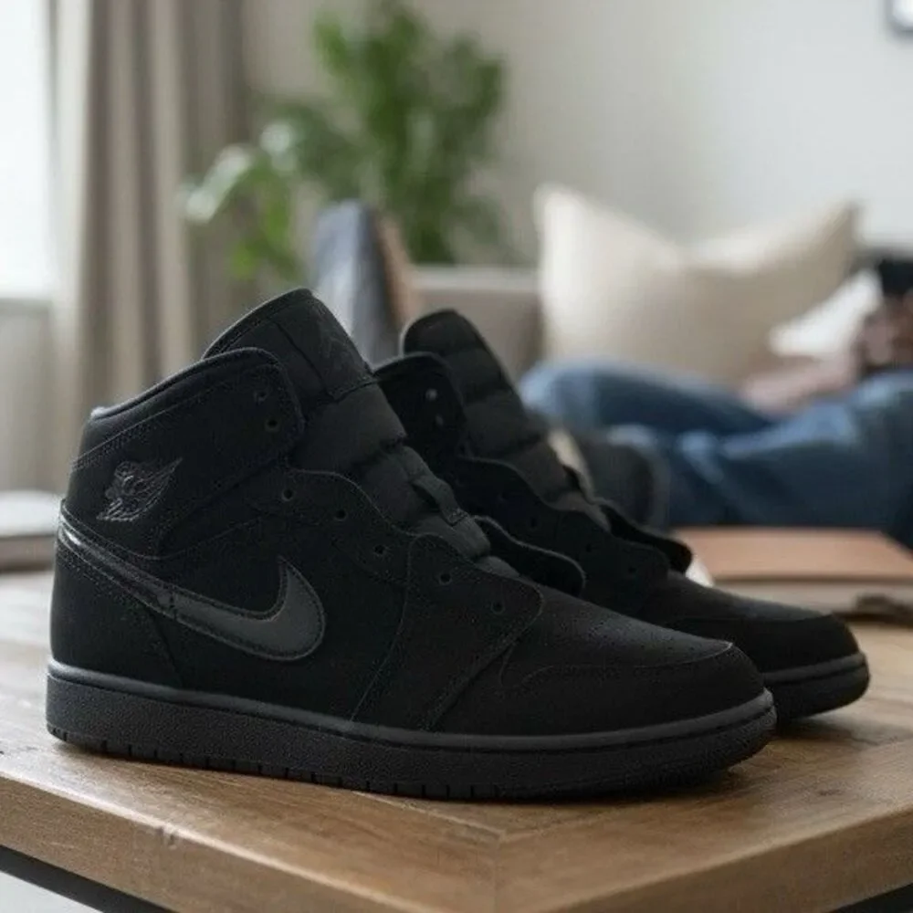 Nike Air Jordan 1 Mid Triple Black 7Y Youth Kids Black Basketball Sneakers